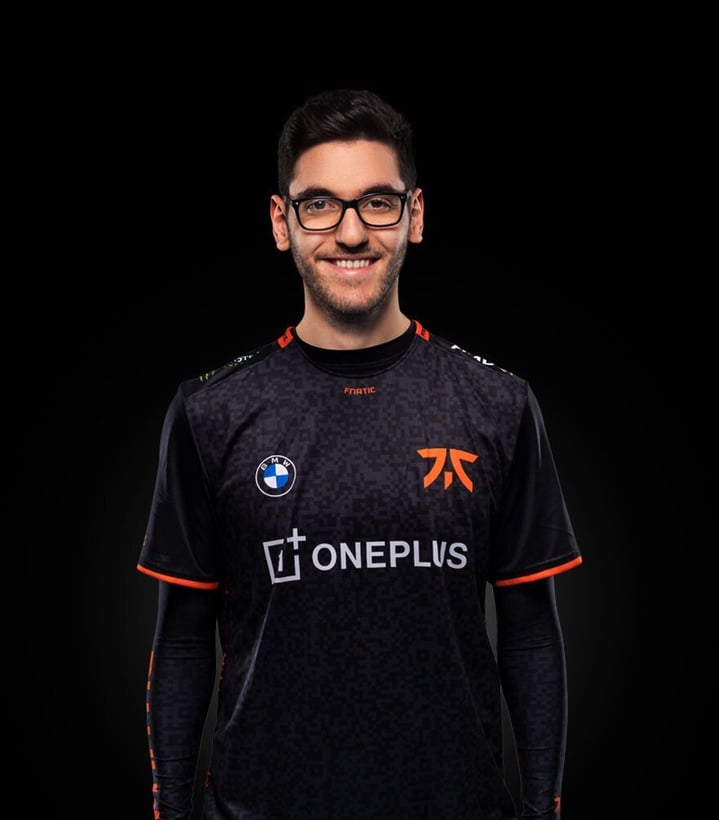 Nisqy Signs for Fnatic
