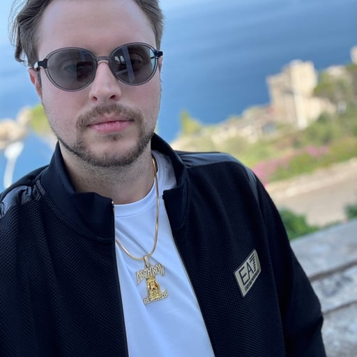 AlphaBoy's avatar.