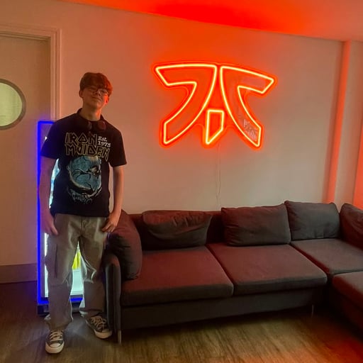 Axtonish's avatar.