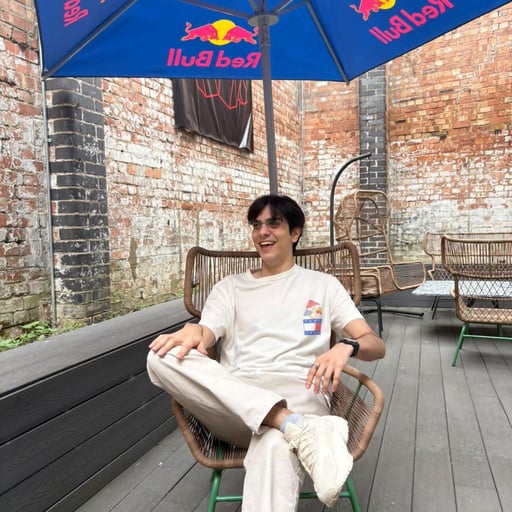 ZΞUS's avatar.